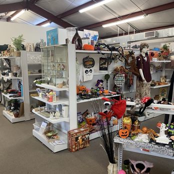 White Elephant - Housewares - Thrift Stores Near Me - Oak Ridge, Tennessee White Elephant - Housewares - Thrift Stores Near Me - Oak Ridge, Tennessee