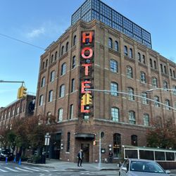 Brooklyn Unplugged Tours - Best of Brooklyn walking tour in Williamsburg