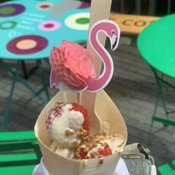 CHOCOFRUIT - Strawberry cone with white chocolate and hazelnuts. - Desserts Near Me - London, XGL CHOCOFRUIT - Strawberry cone with white chocolate and hazelnuts. - Desserts Near Me - London, XGL