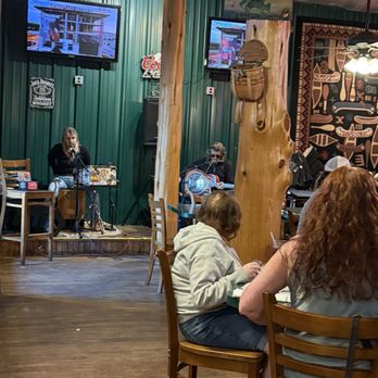 Doc's Fish Camp & Grill - Live performances - Seafood Near Me - Marble Falls, Texas