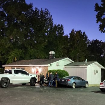 Beefmastor Inn - a group of cars parked in a parking lot - Steakhouses Near Me - Wilson, North Carolina