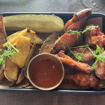The Record - buffalo wings & limp oily old potato wedges - Pubs Near Me - Point Arena, California