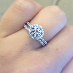 The beautiful E- ring and wedding band I tried on! Love love love it! The beautiful E- ring and wedding band I tried on! Love love love it!
