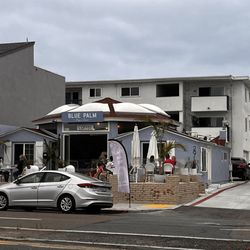 Blue Palm Mission Beach - Front of the place