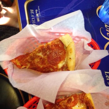Dollies Pub & Cafe - Pizza - Pizza Near Me - Lahaina, Hawaii