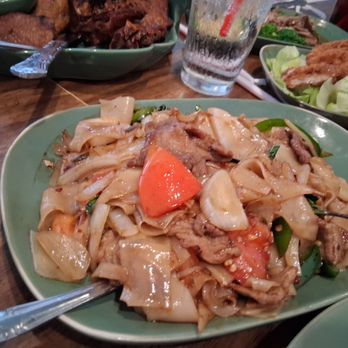 Thai House Restaurant - Drunken noodles - Thai Near Me - Redlands, California Thai House Restaurant - Drunken noodles - Thai Near Me - Redlands, California