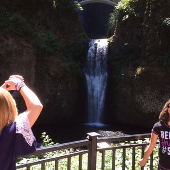 Multnomah Falls - Hiking Near Me - Bridal Veil, Oregon Multnomah Falls - Hiking Near Me - Bridal Veil, Oregon