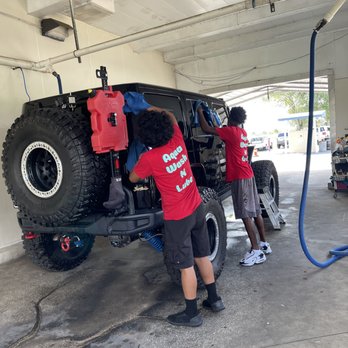 Aqua Wash n Lube - Guys doing a wipe down - Car Wash Near Me - Winter Haven, Florida Aqua Wash n Lube - Guys doing a wipe down - Car Wash Near Me - Winter Haven, Florida