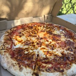 Red Pepper Pizzeria & Pasta - Sultan - Pepperoni pizza
