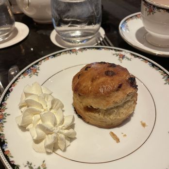 The St. Regis Houston by Marriott - Afternoon tea - Hotels Near Me - Houston, Texas