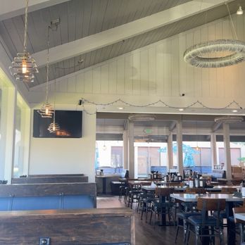 Pho Lovers 3 - inside - Vietnamese Near Me - Huntington Beach, California