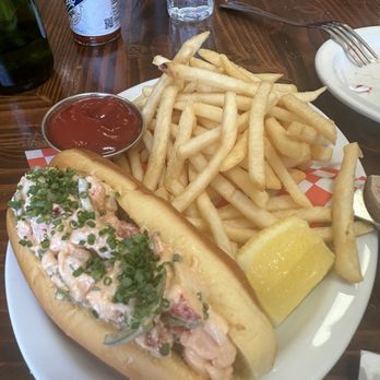 Found Oyster - Lobster Bisque Roll - Seafood Near Me - Los Angeles, California