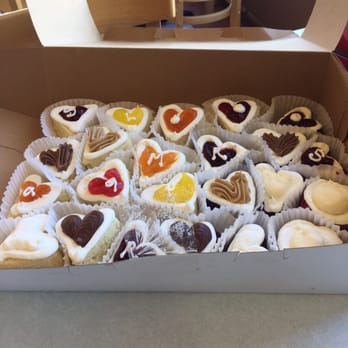Mazzetti's Bakery - Wedding cake tasting is filling! - Bakeries Near Me - Pacifica, California Mazzetti's Bakery - Wedding cake tasting is filling! - Bakeries Near Me - Pacifica, California