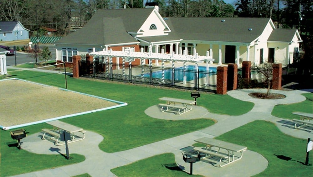 UNIVERSITY COURTYARD Updated October 2024 567 University Rd