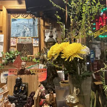 The Smiling Elephant - takeout counter - Thai Near Me - Nashville, Tennessee The Smiling Elephant - takeout counter - Thai Near Me - Nashville, Tennessee