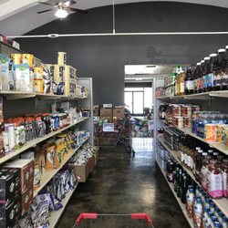 Fox's Discount Foods - Aisle