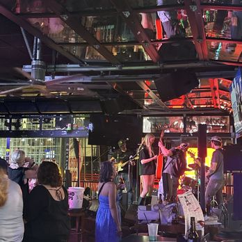 Rippy's Bar & Grill - Barbeque Near Me - Nashville, Tennessee