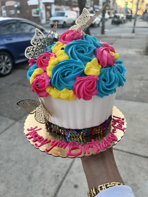 Cakes for girls - Custom little girls/teen girls cakes. Call today to place your order. Cakes for girls - Custom little girls/teen girls cakes. Call today to place your order.