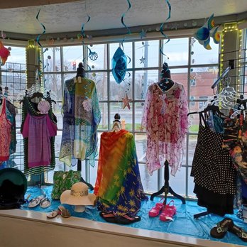 Love Thy Curves - Used, Vintage & Consignment Near Me - Boardman, Ohio Love Thy Curves - Used, Vintage & Consignment Near Me - Boardman, Ohio