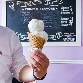 Park Circle Creamery - Key Lime Cheesecake (top) + Mex Vanilla (bottom) - Ice Cream & Frozen Yogurt Near Me - North Charleston, South Carolina Park Circle Creamery - Key Lime Cheesecake (top) + Mex Vanilla (bottom) - Ice Cream & Frozen Yogurt Near Me - North Charleston, South Carolina