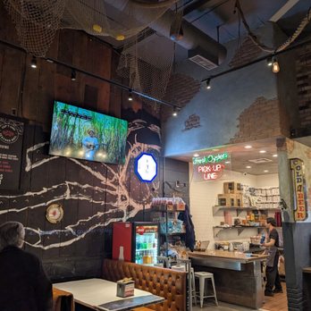 Cap’t Loui Henderson - This place definitely has a rustic seafood vibe to it. - Seafood Near Me - Las Vegas, Nevada Cap’t Loui Henderson - This place definitely has a rustic seafood vibe to it. - Seafood Near Me - Las Vegas, Nevada
