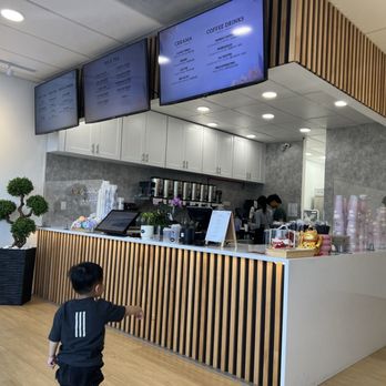 Yin’s Tea - Inside - Bubble Tea Near Me - Portland, Oregon Yin’s Tea - Inside - Bubble Tea Near Me - Portland, Oregon