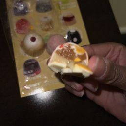Bon bon- Peach oolong, inside