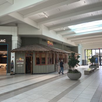 Islands Restaurant - Entrance of the Islands, located next to Lovesac - Burgers Near Me - Manhattan Beach, California