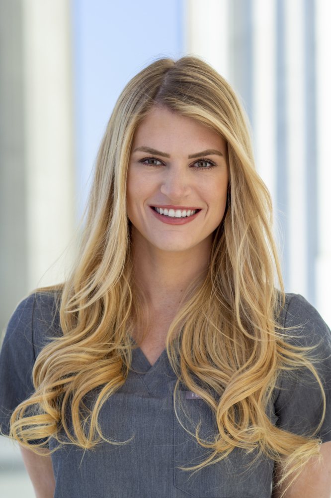 Sara Manifould, PA-C Logo