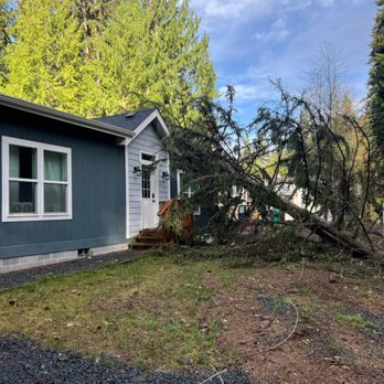 French Creek - Fallen tree services - Landscaping Near Me - Snohomish, Washington French Creek - Fallen tree services - Landscaping Near Me - Snohomish, Washington