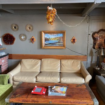 The Slide Inn - Interior - New American Near Me - Portland, Oregon