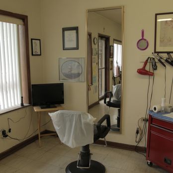 Roberta Salon 122 - Another angle of the chair - Hair Salons Near Me - Jacksonville, Arkansas Roberta Salon 122 - Another angle of the chair - Hair Salons Near Me - Jacksonville, Arkansas