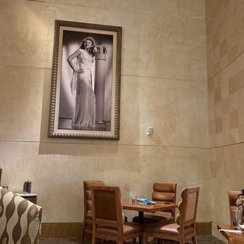 Final Cut Steakhouse - Seating area - Steakhouses Near Me - Kansas City, Kansas