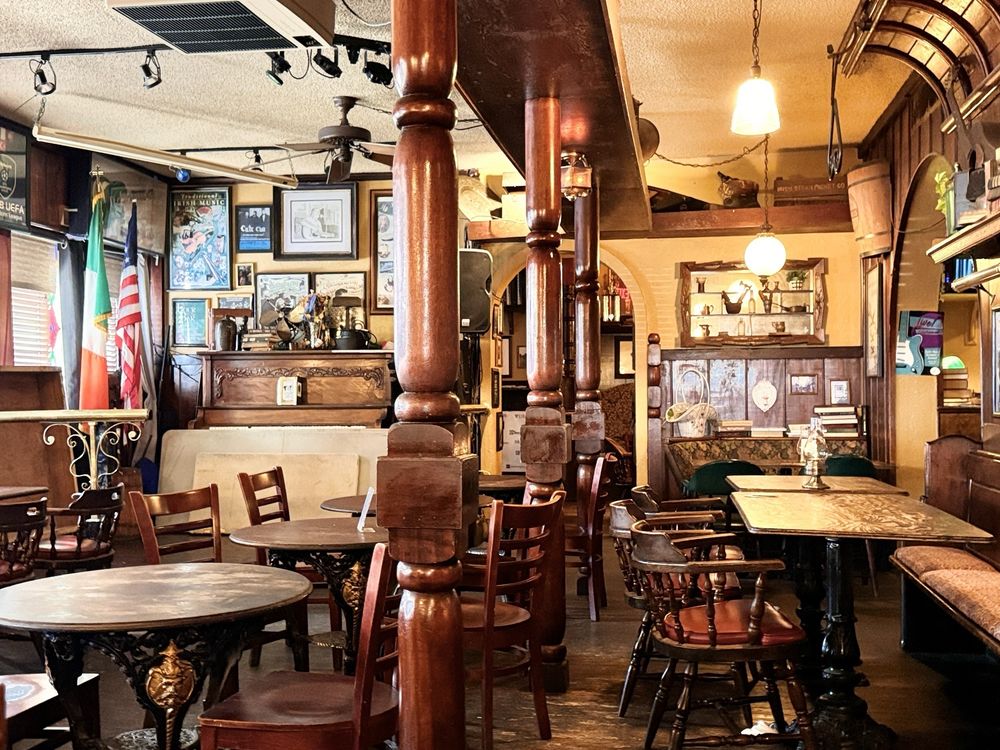Fiddler's Green Irish Pub & Eatery