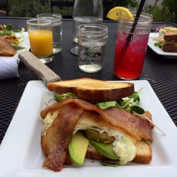 Hillside Farmacy - Fried egg sandwich and hibiscus tea - New American Near Me - Austin, Texas