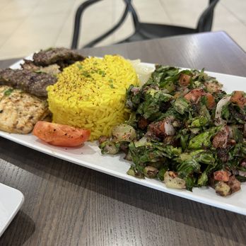 Pita Pita Mediterranean Grill - Yummy - Mediterranean Near Me - Des Plaines, Illinois