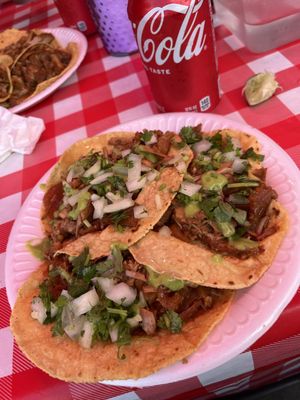 Cárnitas Los Gabrieles by null