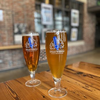 Steam Whistle Brewing - Pale ale & unfiltered - Breweries Near Me - Toronto, Ontario Steam Whistle Brewing - Pale ale & unfiltered - Breweries Near Me - Toronto, Ontario