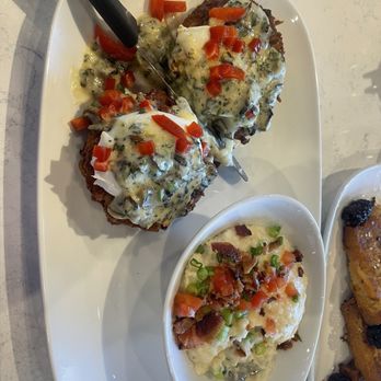 Another Broken Egg Cafe - Hash Brown Benedict - Breakfast & Brunch Near Me - Augusta, Georgia