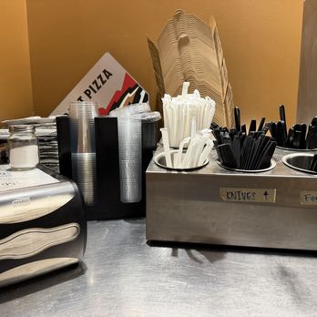99 Craft Pizza - Plates, plastic ware, napkins, to go boxes, straws, beverage cups & lids - Pizza Near Me - Fresno, California