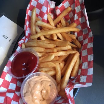 Labyrinth Lounge - Fries - Lounges Near Me - Toronto, Ontario