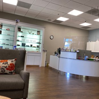 Advanced Vision Care Optometry - Optometrists Near Me - Valencia, California