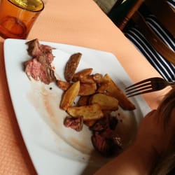 Le Castelet - Menu enfant, j'ai gouté le steak de ma fille il est terrible !