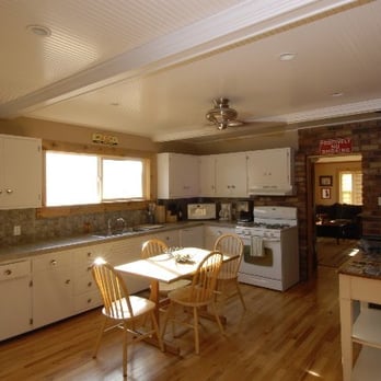 McCloud Vacation Home - McCloud Vacation Home Kitchen - Guest Houses Near Me - McCloud, California McCloud Vacation Home - McCloud Vacation Home Kitchen - Guest Houses Near Me - McCloud, California