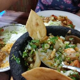 Molcajete Camrones