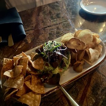 Paladar Fusion Mexico Cuba - Guacamole con Masitas - Cuban Near Me - San Antonio, Texas Paladar Fusion Mexico Cuba - Guacamole con Masitas - Cuban Near Me - San Antonio, Texas
