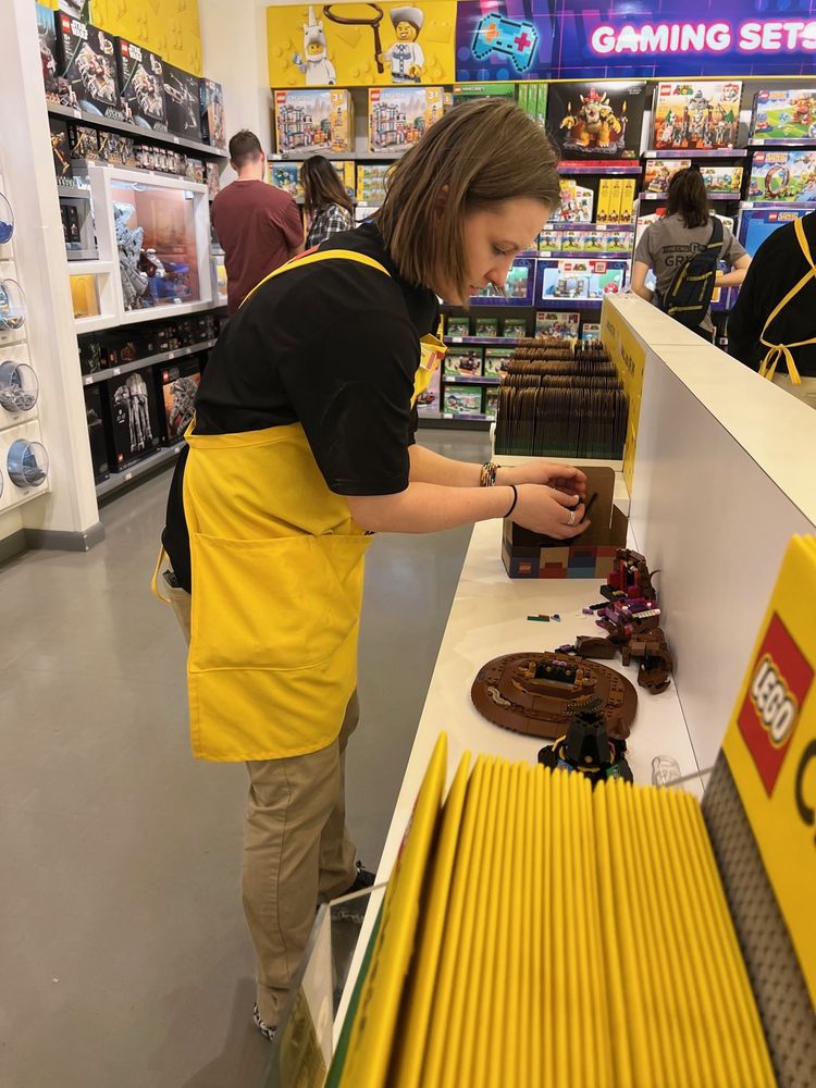 THE LEGO STORE Updated August 2024 24 Photos & 12 Reviews 2500 N