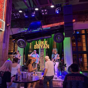 Luke's 32 Bridge - 7/2026 - Cocktail Bars Near Me - Nashville, Tennessee