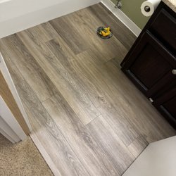 Unique Flooring - Vinyl planks waterproof