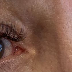 Yuka's Beauty Service - Regular volume lash extensions(10-15mm) for this beauty